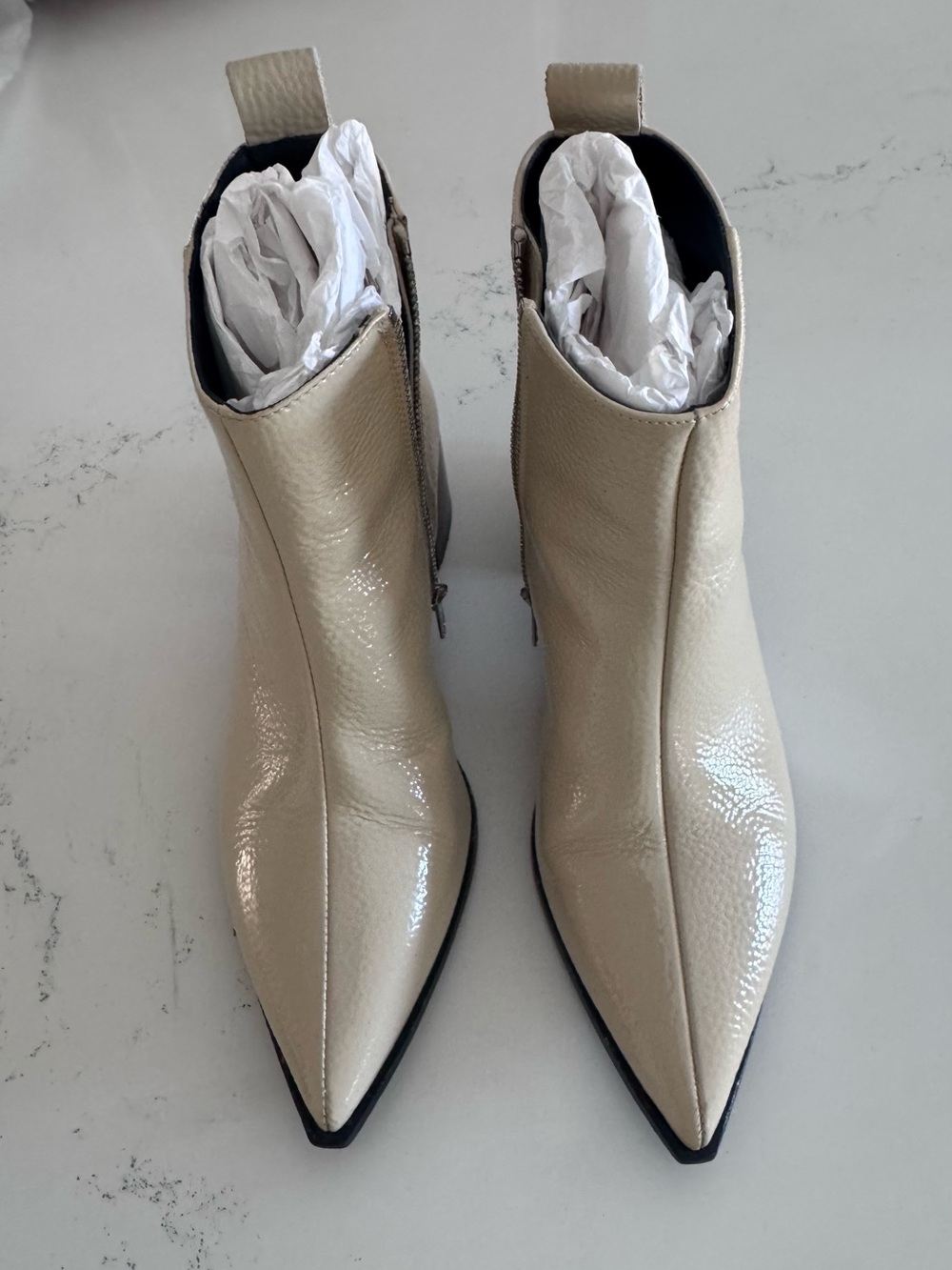 Everlane Women's patent leather Beige Pointed-Toe Ankle Booties.
